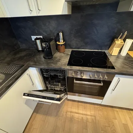 Studio University Apartment *